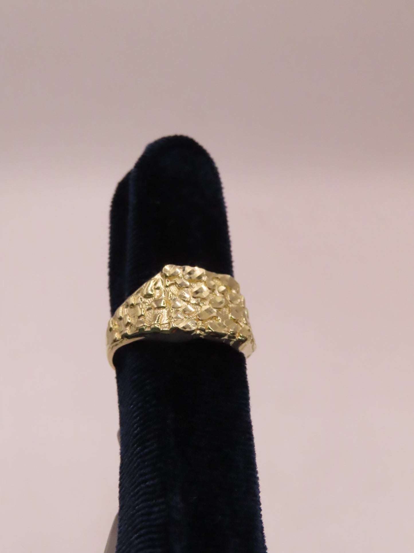 14k gold nugget ring size/8.5 (4.43 gr)
