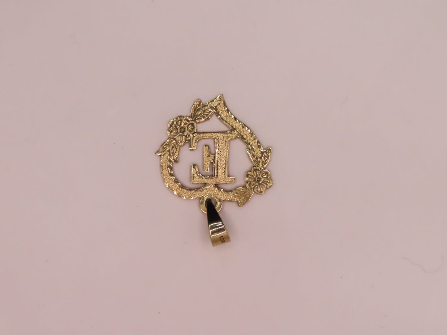 10k GOLD “E” heart pendant
