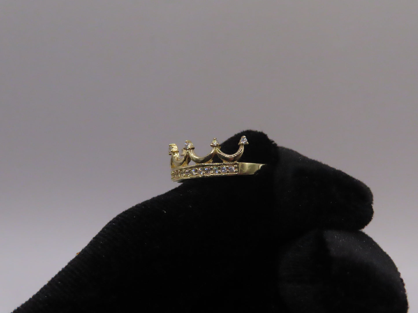 10K GOLD CROWN RING size 8