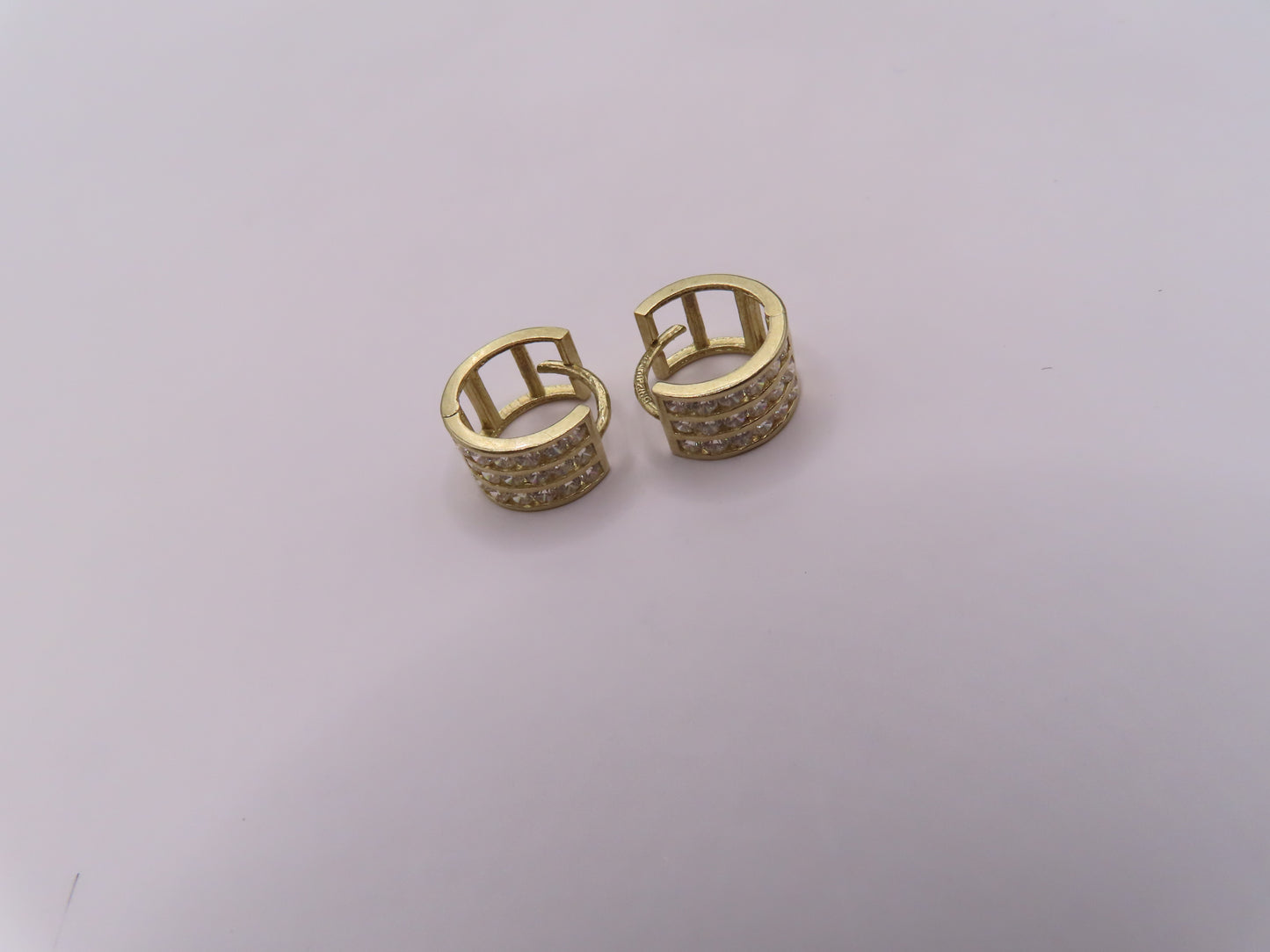 10K GOLD MINI HUGGIE