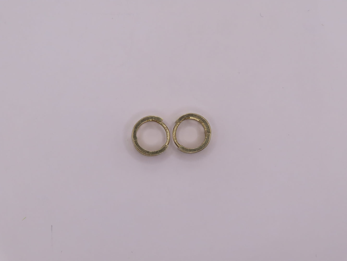 10K GOLD MINI HUGGIE