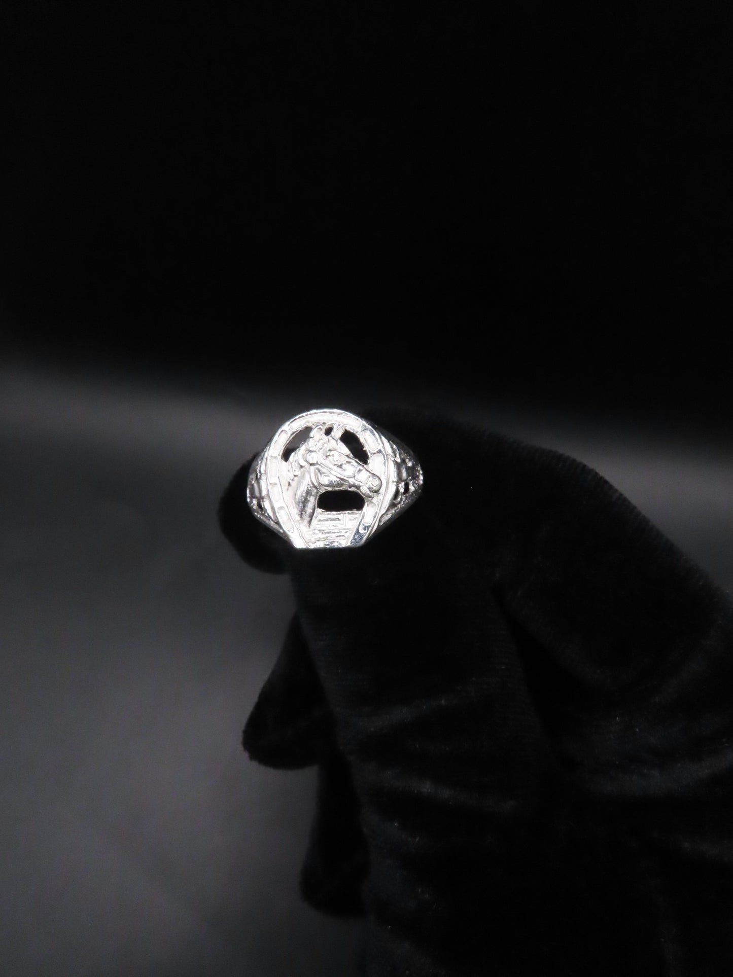 925 silver horse ring sz/11
