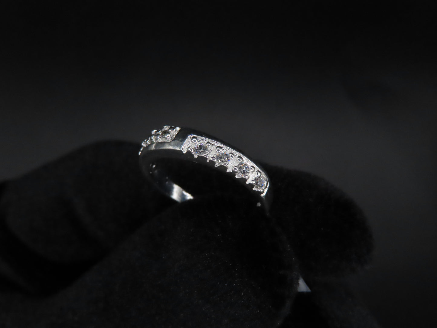 925 silver pave band ring sz 5.5 (1.75g)