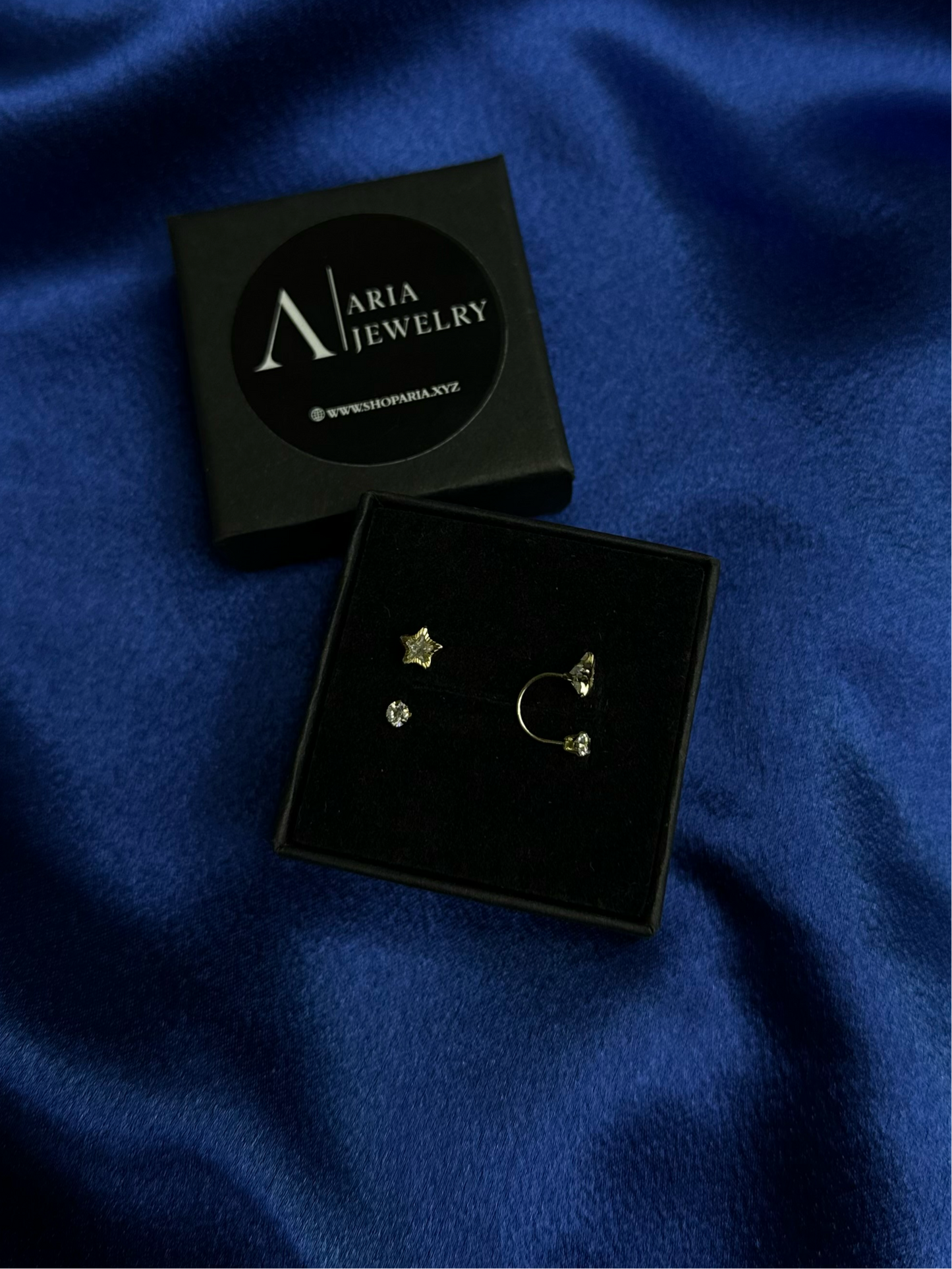 10k Gold star Earrings