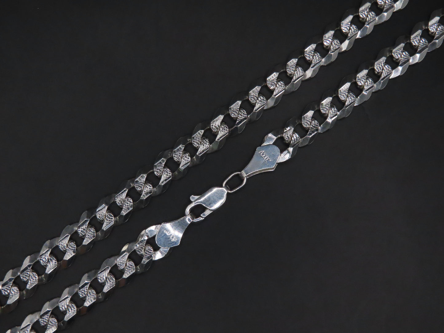 DIAMOND CUT CUBAN LINK CHAIN 23.5IN/8MM (49.26g)