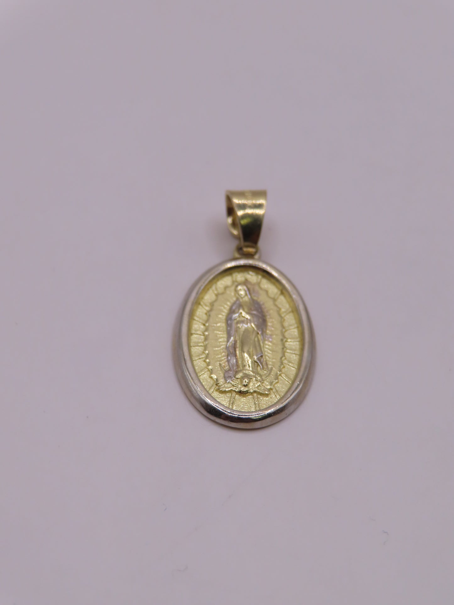10k Gold virgen pendant