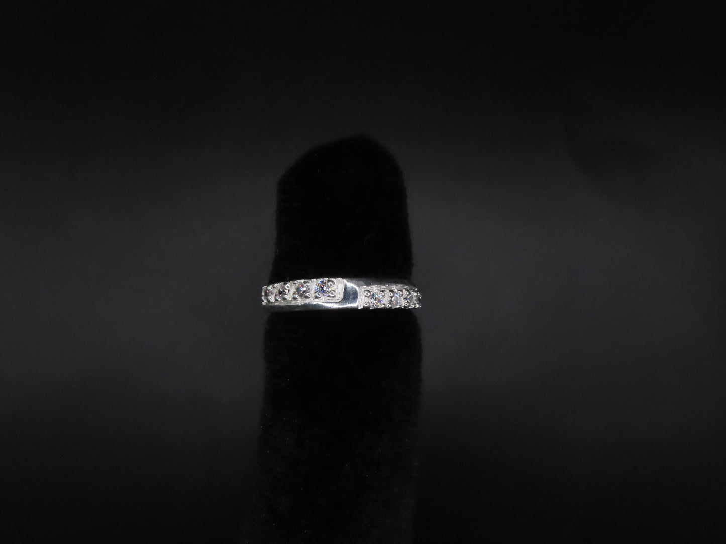 925 silver pave band ring sz 5.5 (1.75g)