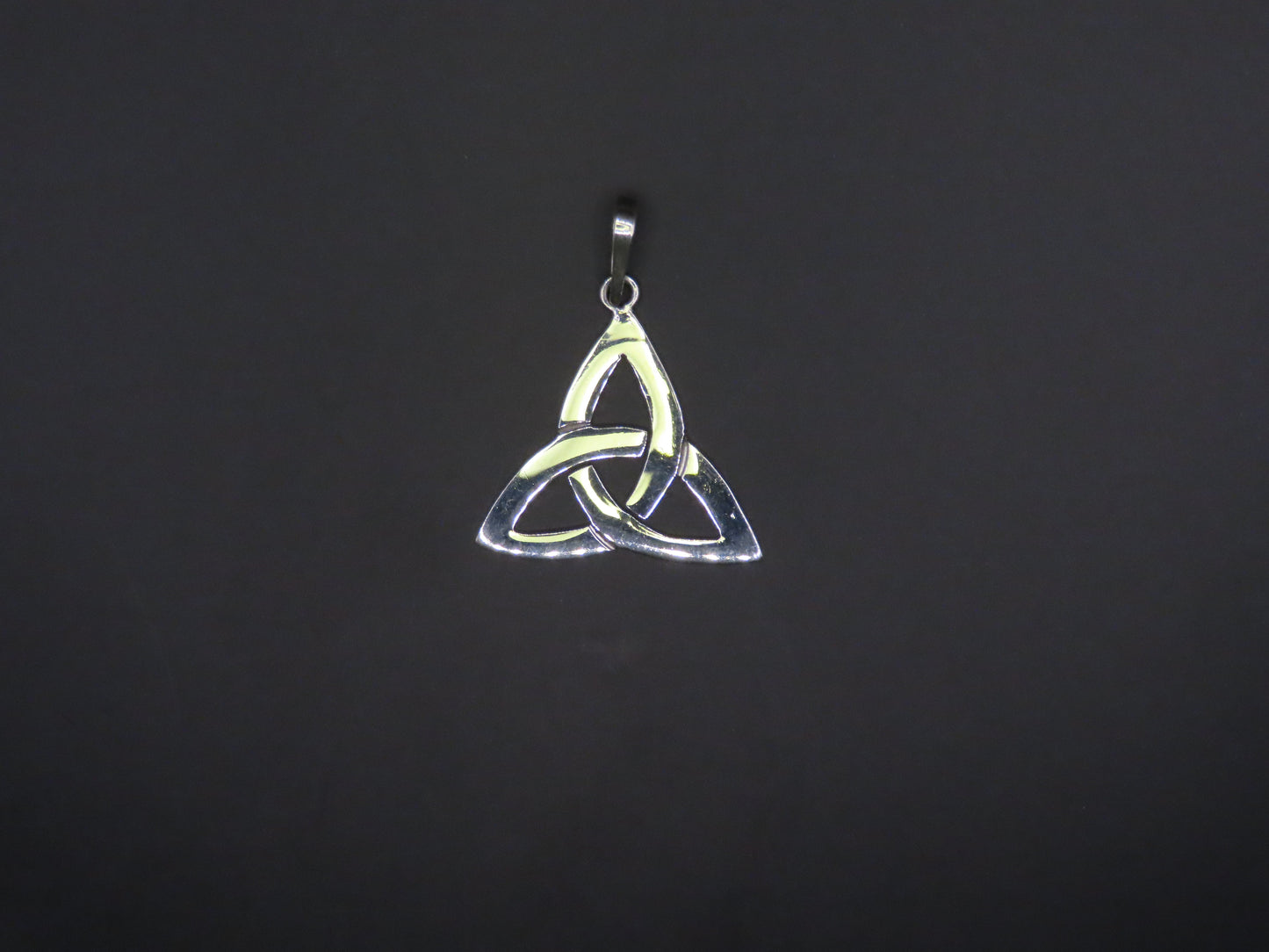 TRIQUETA PENDANT 3.5cm