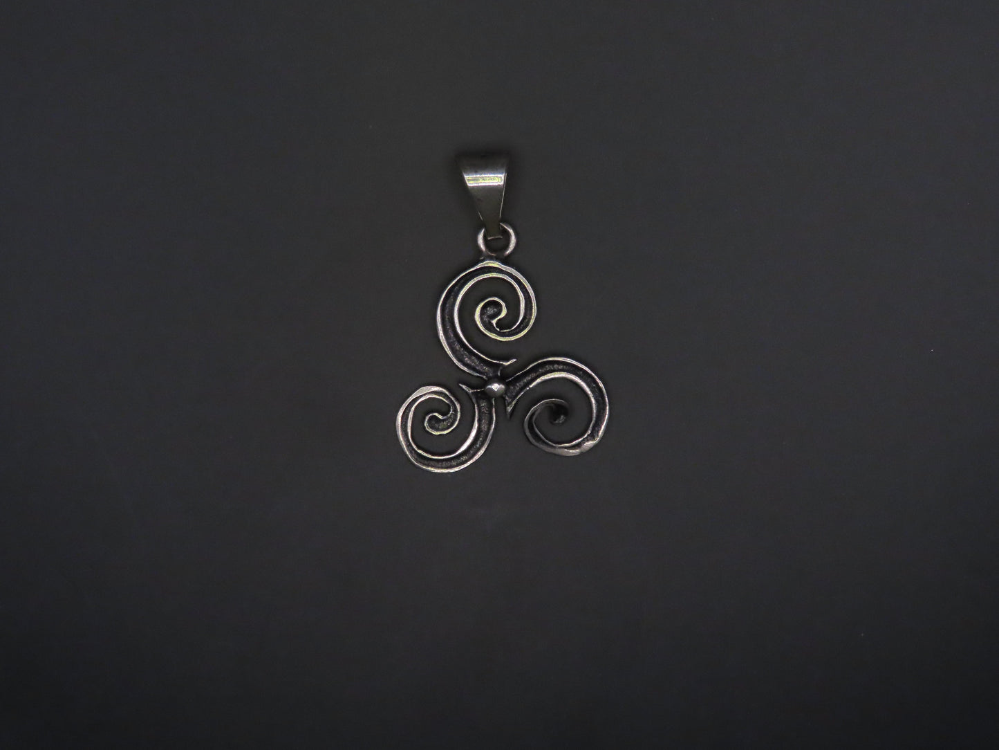 TRISKEL PENDANT 4.7cm