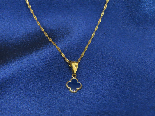 Blue clover 10k gold pendant
