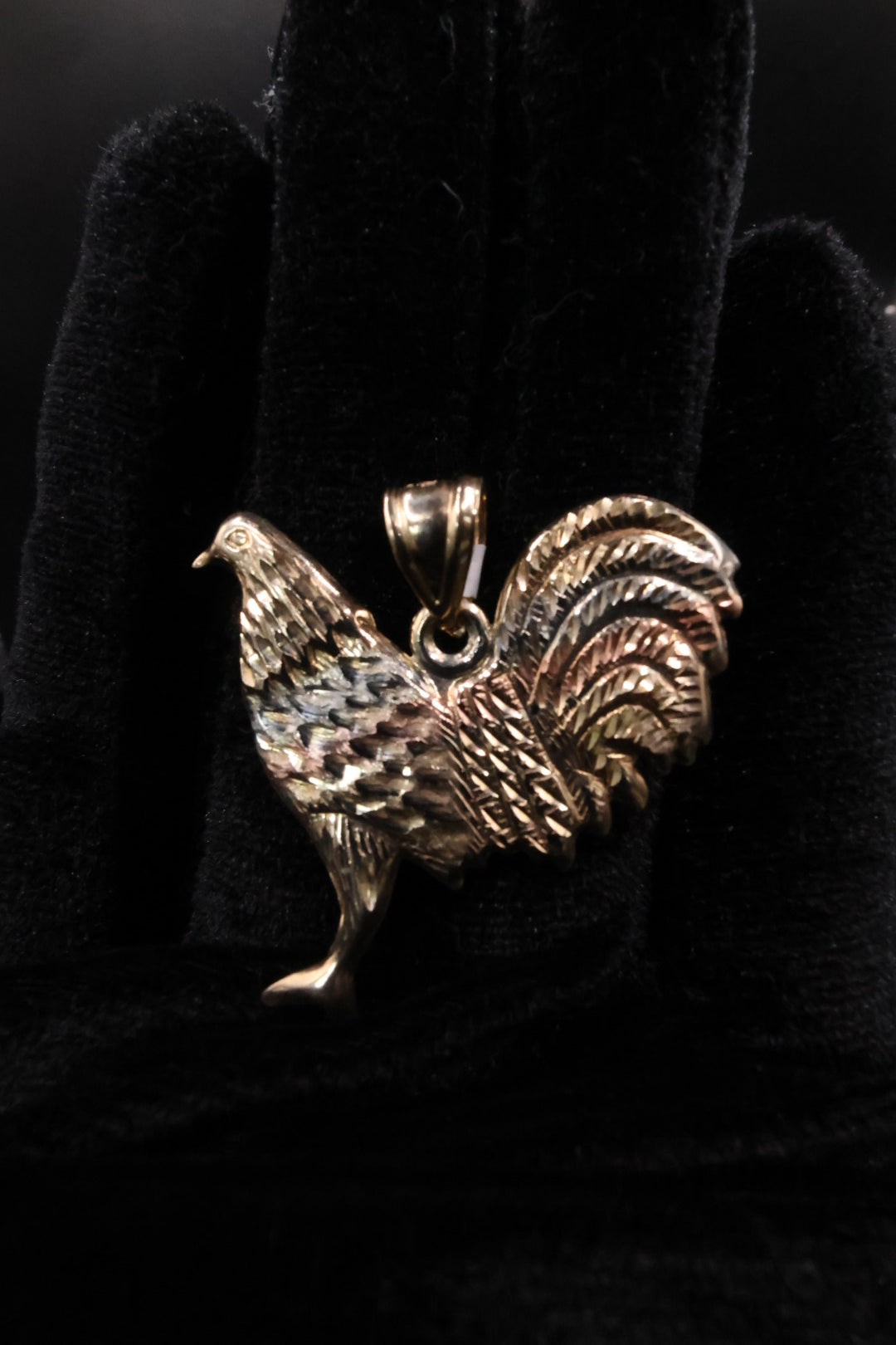 Roaster pendant 10k gold