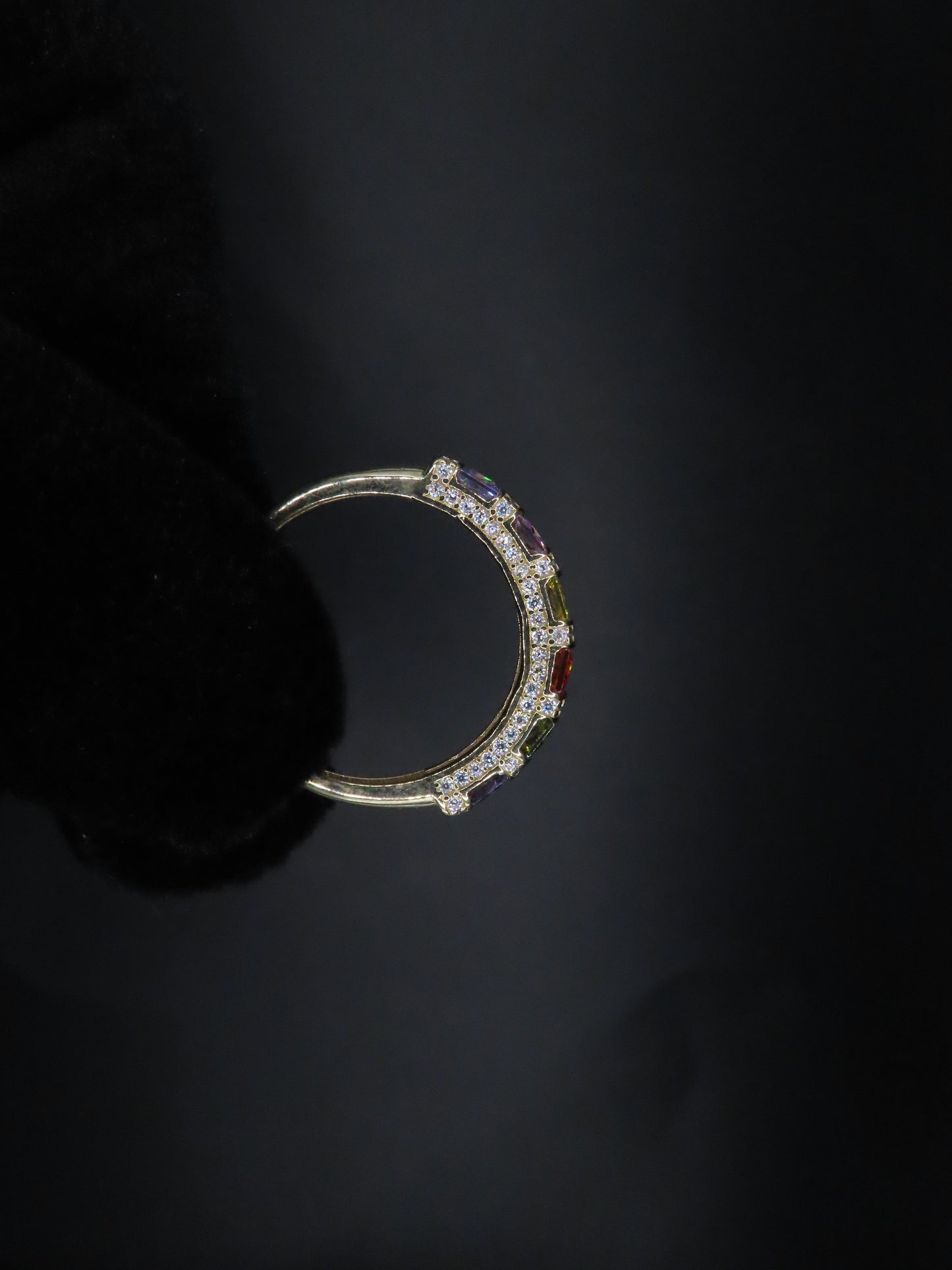 10k Gold rainbow ring sz 9 (2.48g)