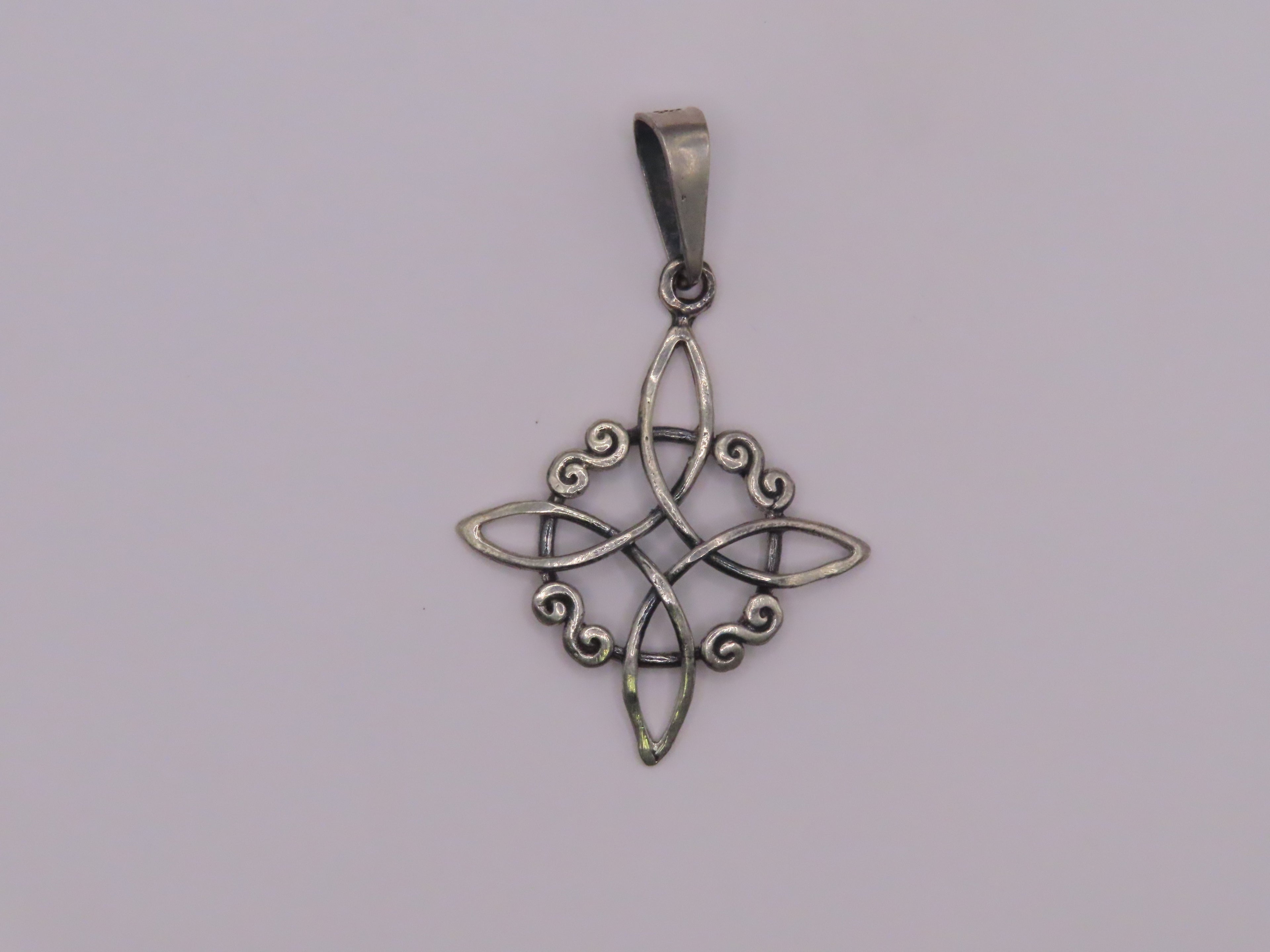 WITCH KNOT 1.5IN