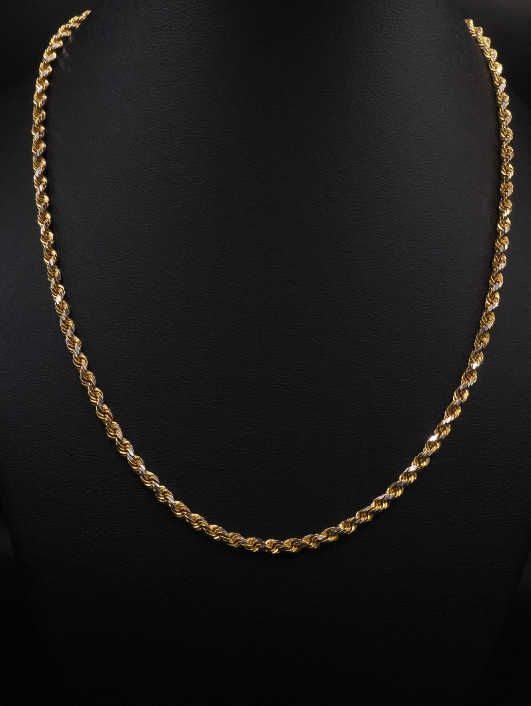 10k gold hollow rope chain 18in/3mm (7.25gr)