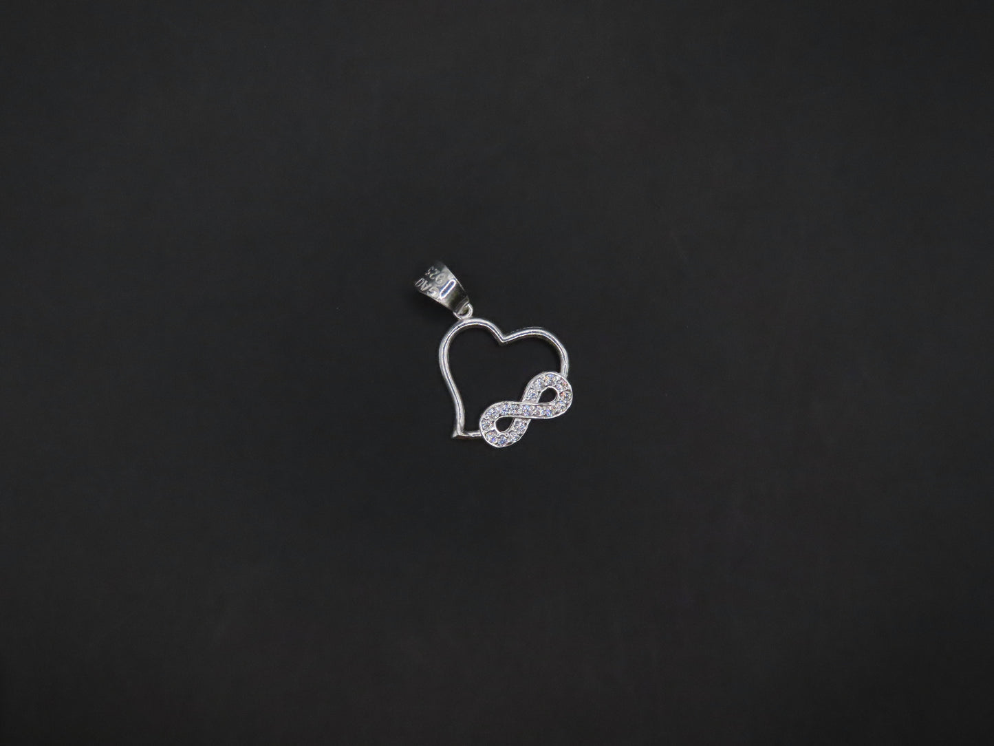 Mini heart infinite pendant