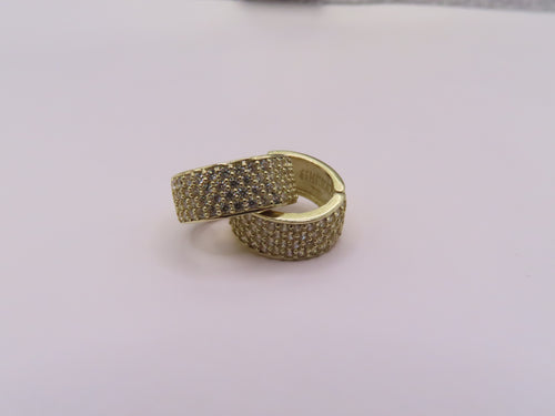 10K GOLD MEDIUM HUGGIE