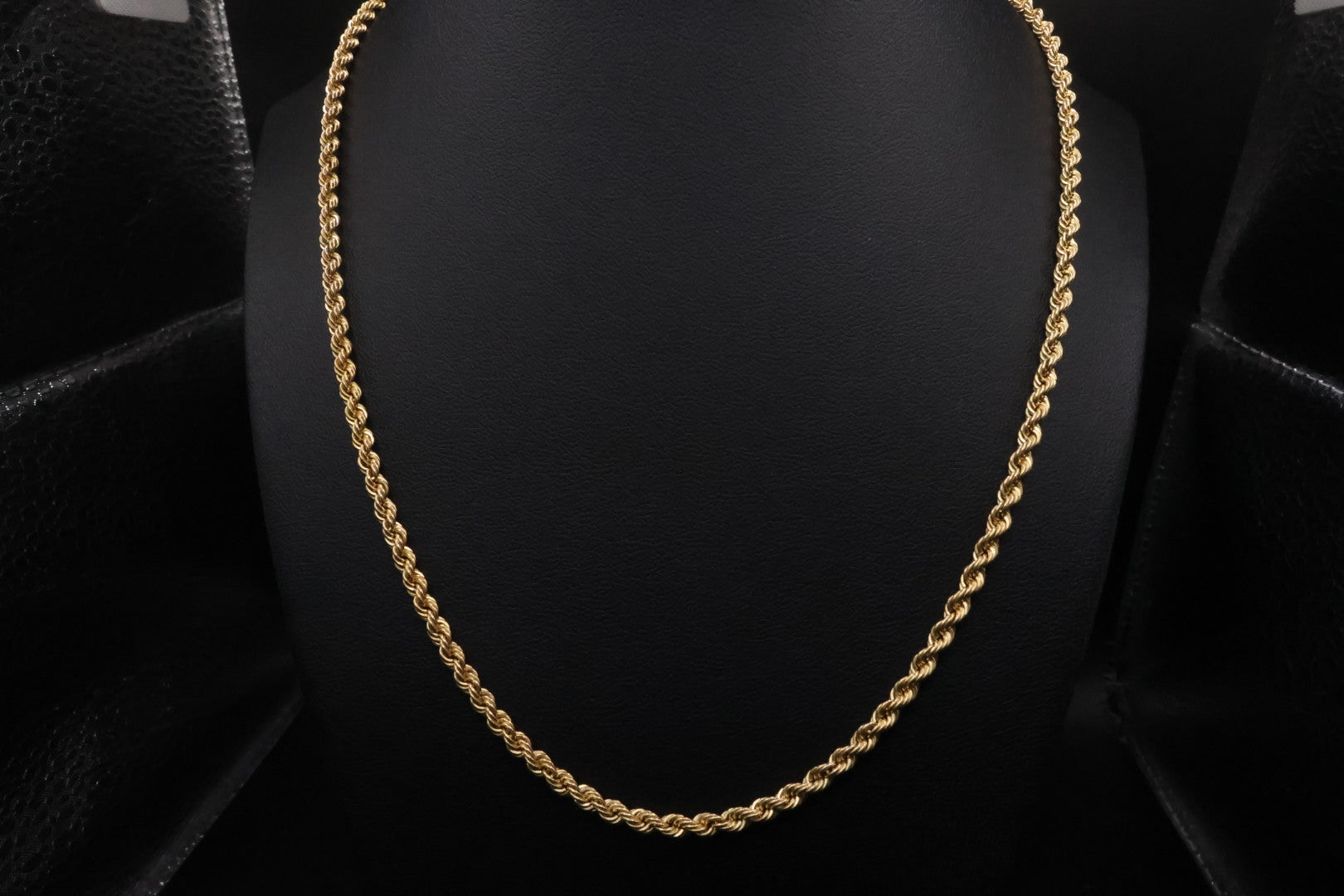 10k gold hollow rope chain 19in/3mm (4.85gr)