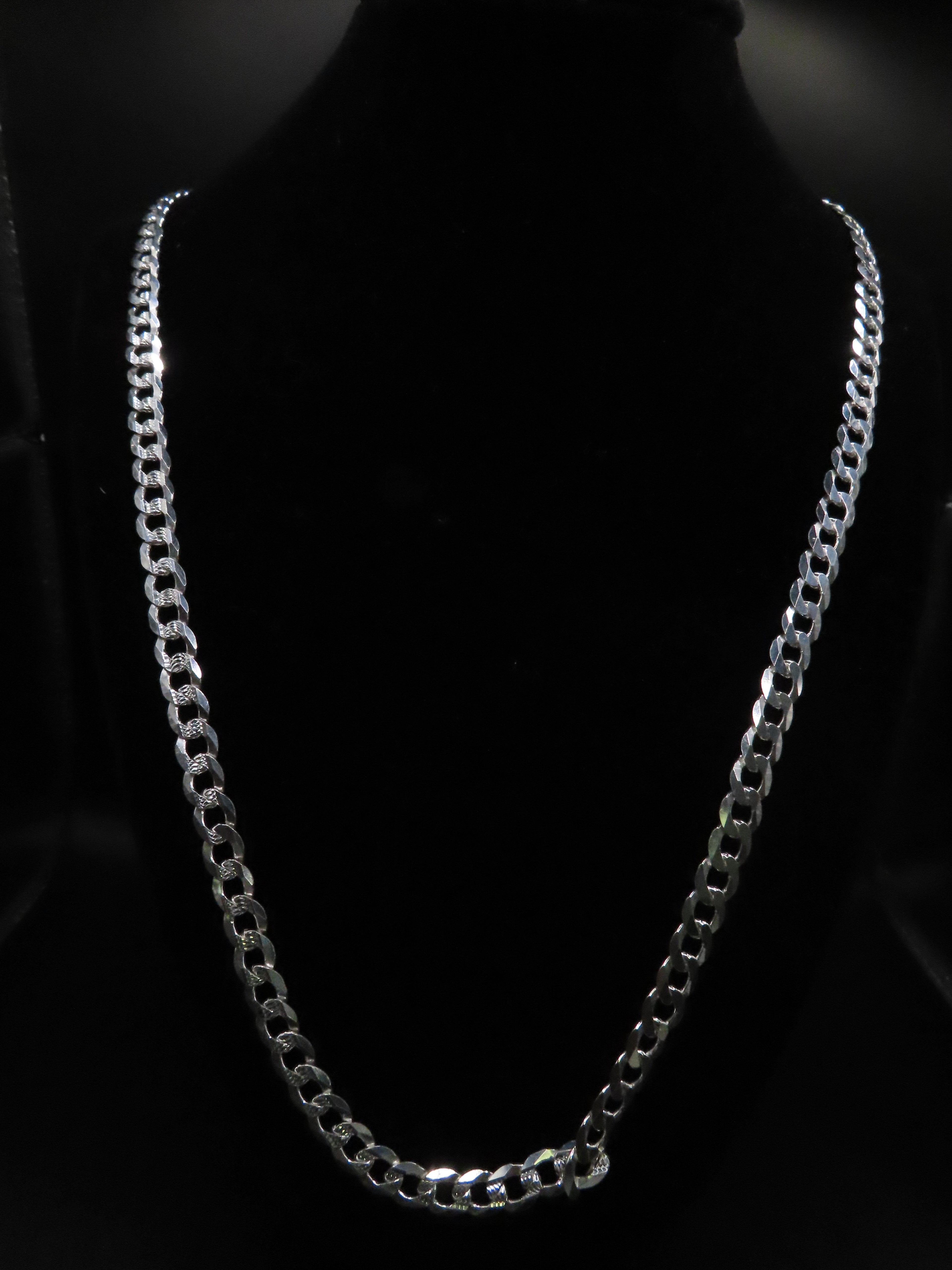 DIAMOND CUT CUBAN LINK CHAIN 27IN/7MM