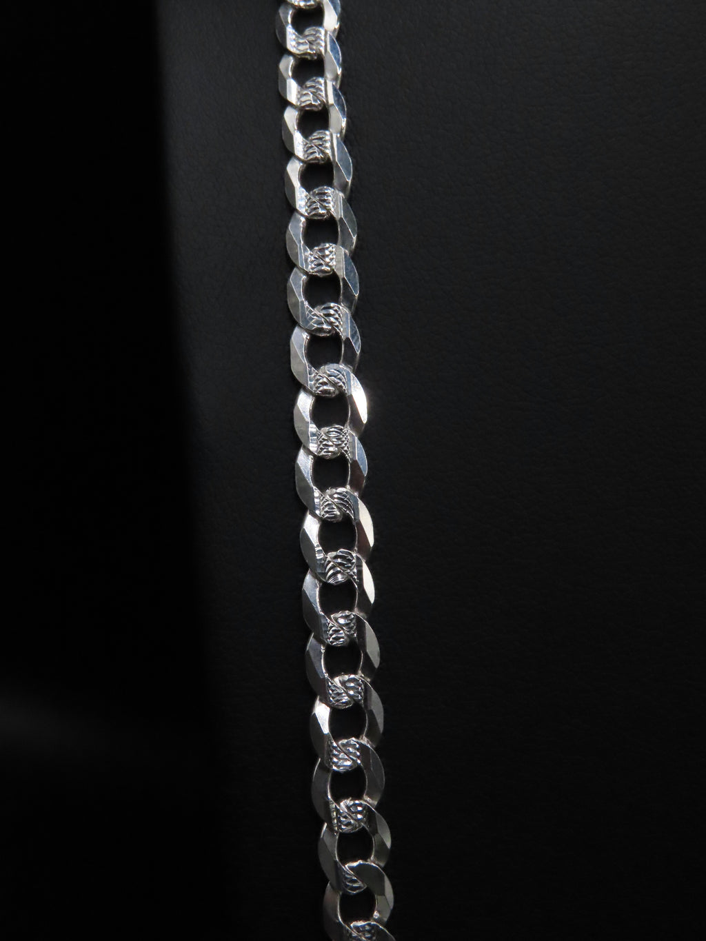 DIAMOND CUT CUBAN LINK CHAIN 27IN/7MM