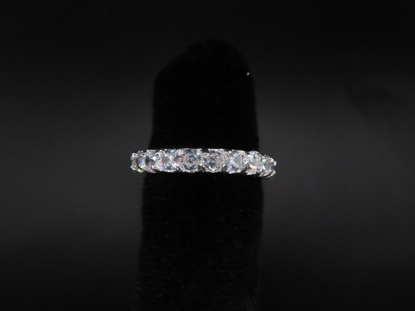 925 silver shared prong ring