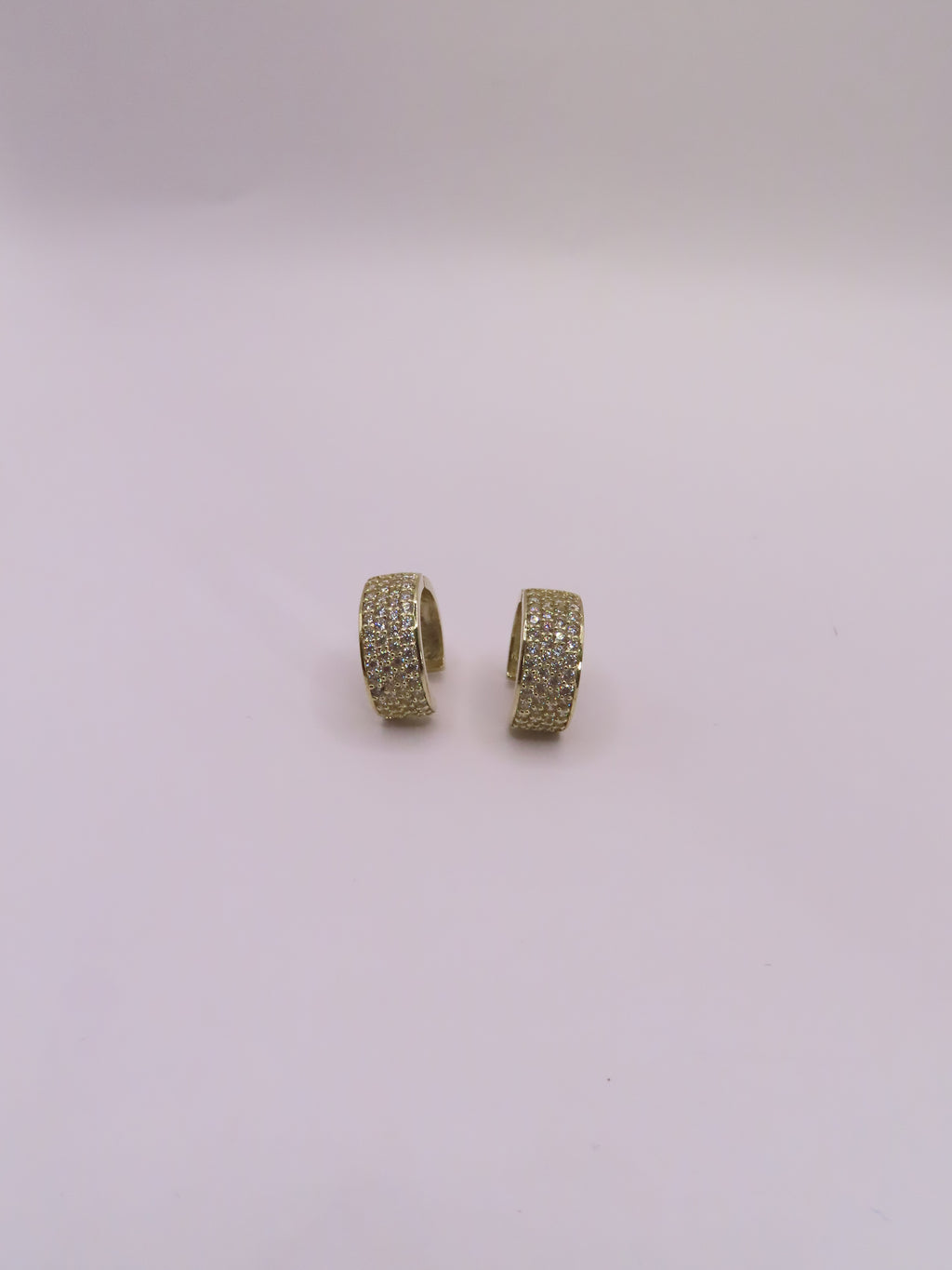 10K GOLD MEDIUM HUGGIE