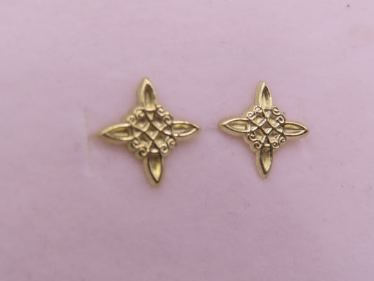 10k Gold witch knot Earrings