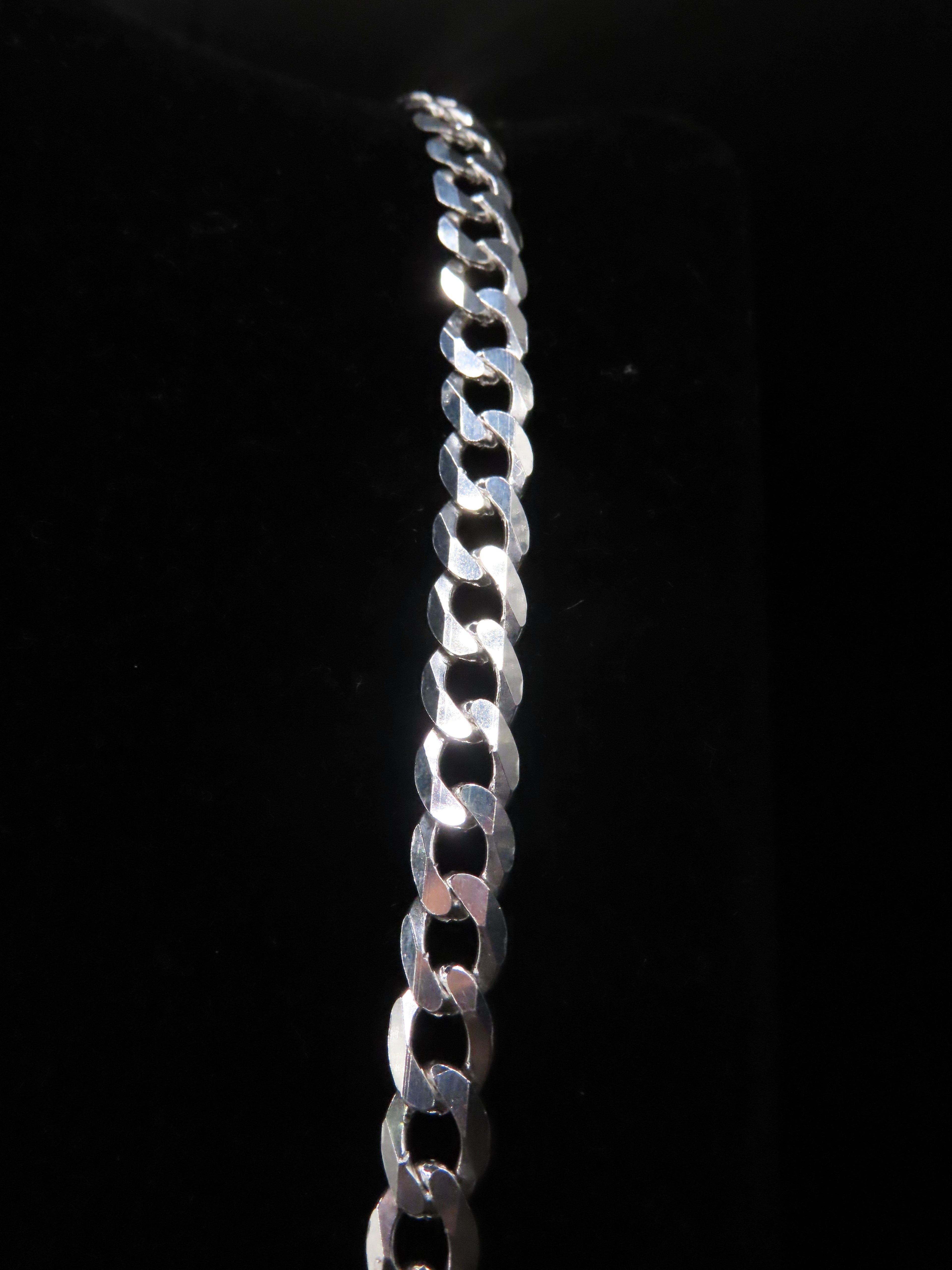 DIAMOND CUT CUBAN LINK CHAIN 27IN/7MM