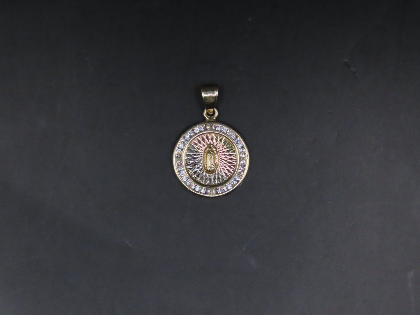 10k 3tone Gold Virgen Pendant
