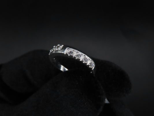 925 silver pave band ring sz 5.5 (1.75g)