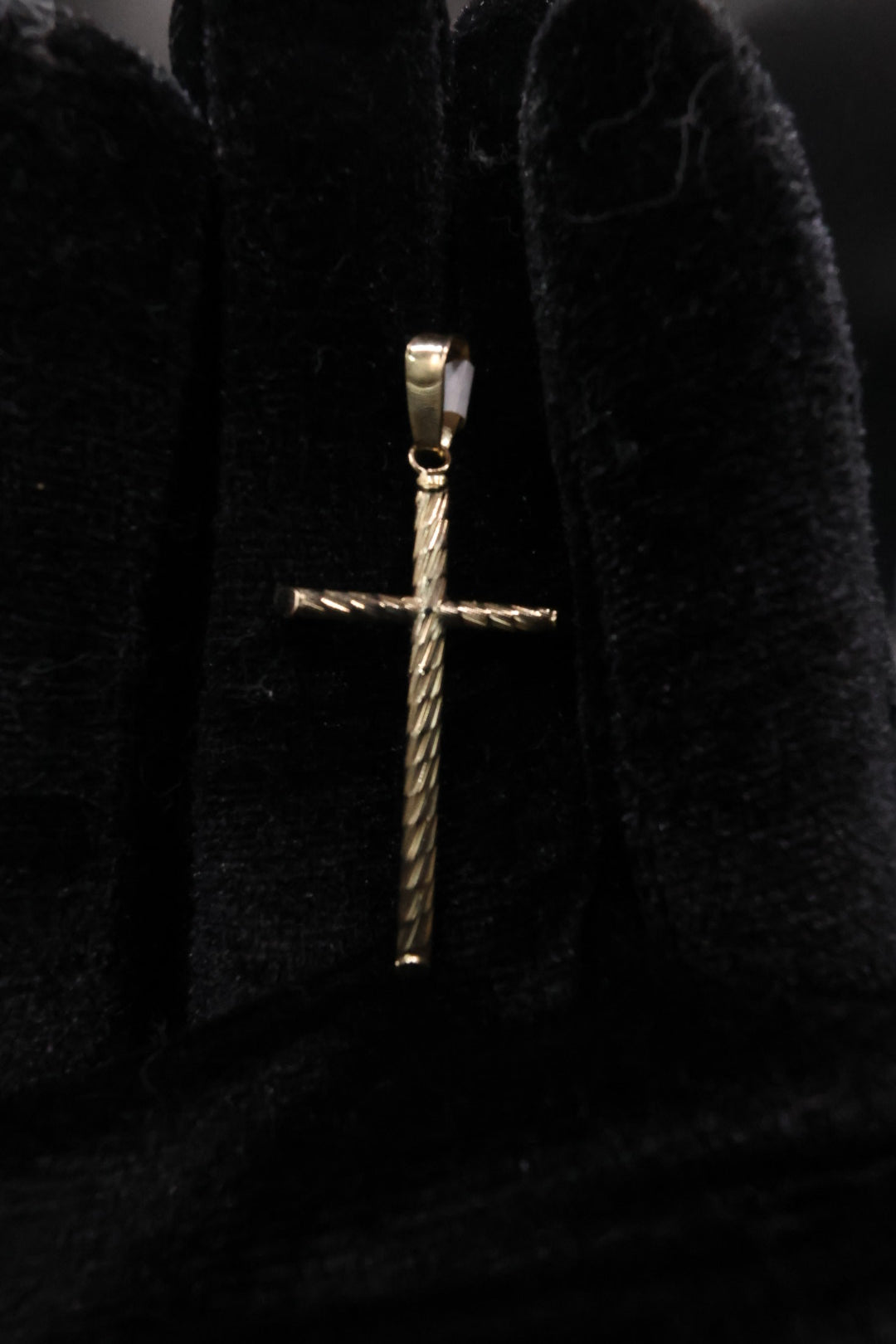 Cross pendant 10k gold