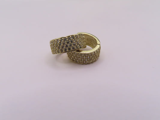 10K GOLD MEDIUM HUGGIE
