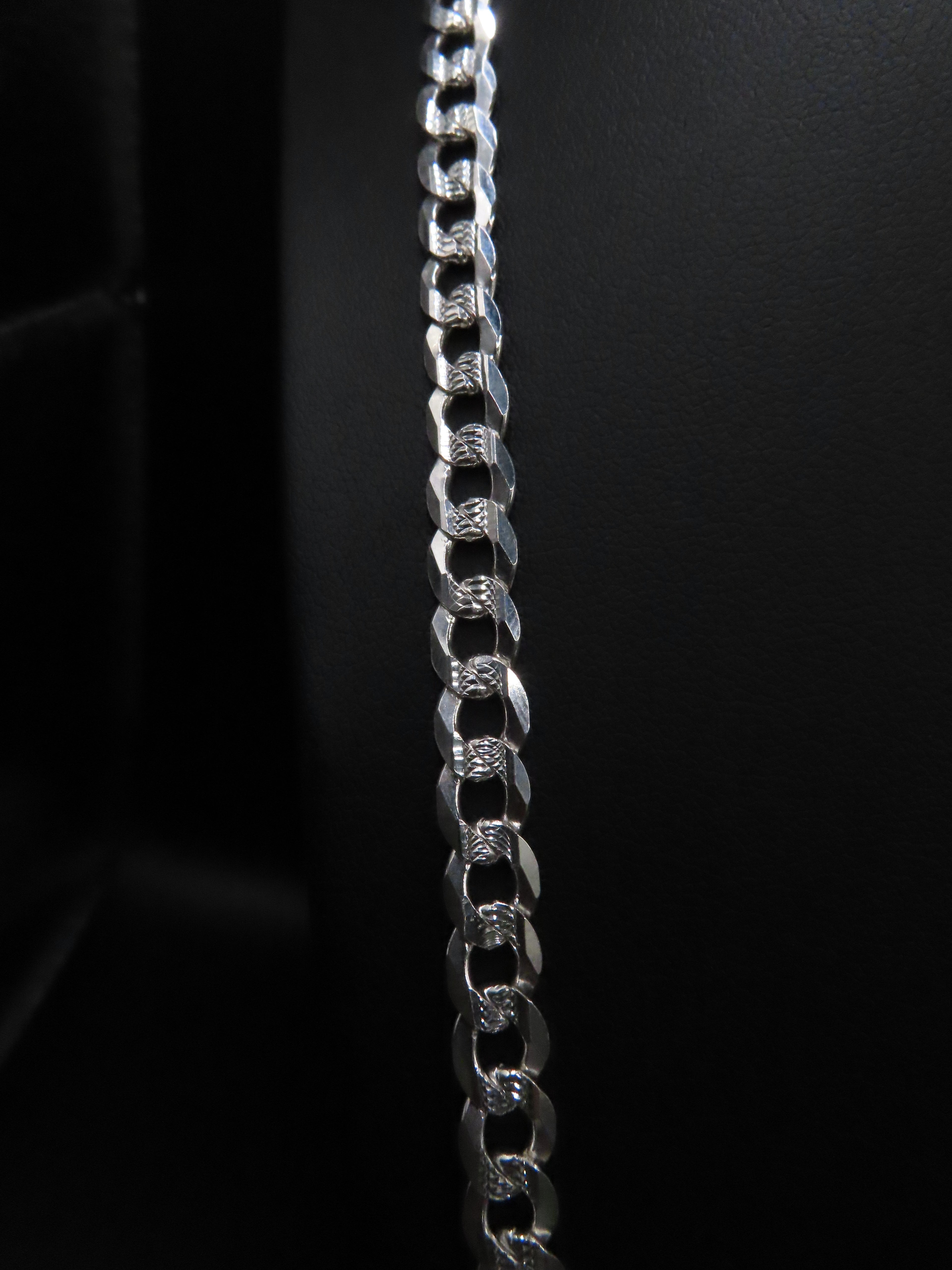 DIAMOND CUT CUBAN LINK CHAIN 27IN/7MM