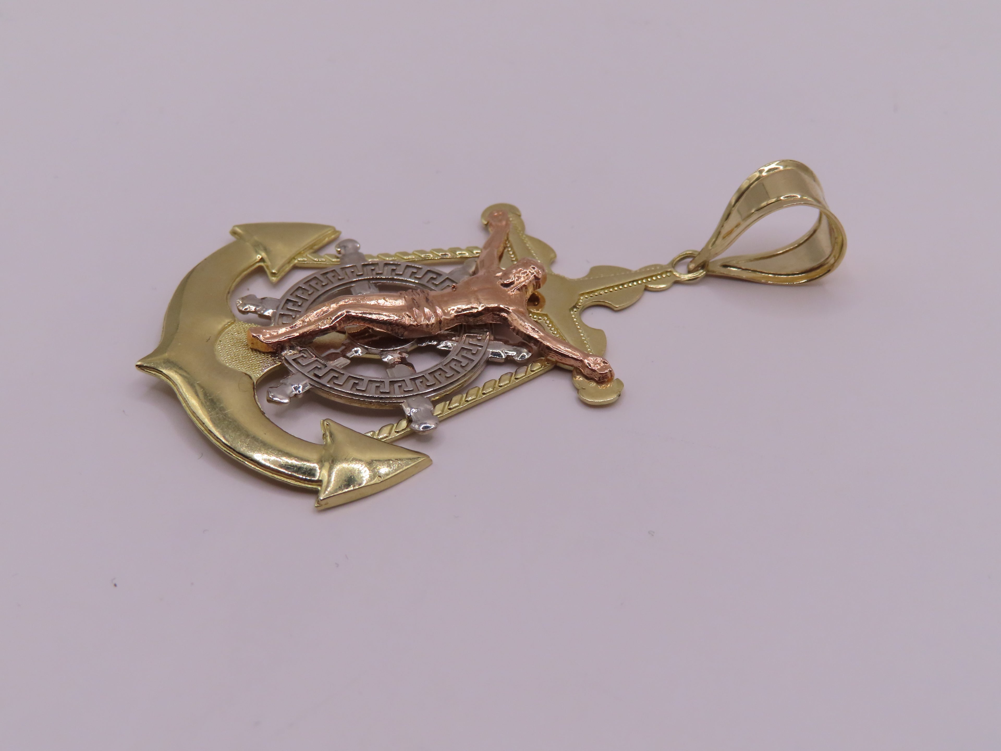 10k 3 tone GOLD ANCHOR 2.5in  (6.93g)