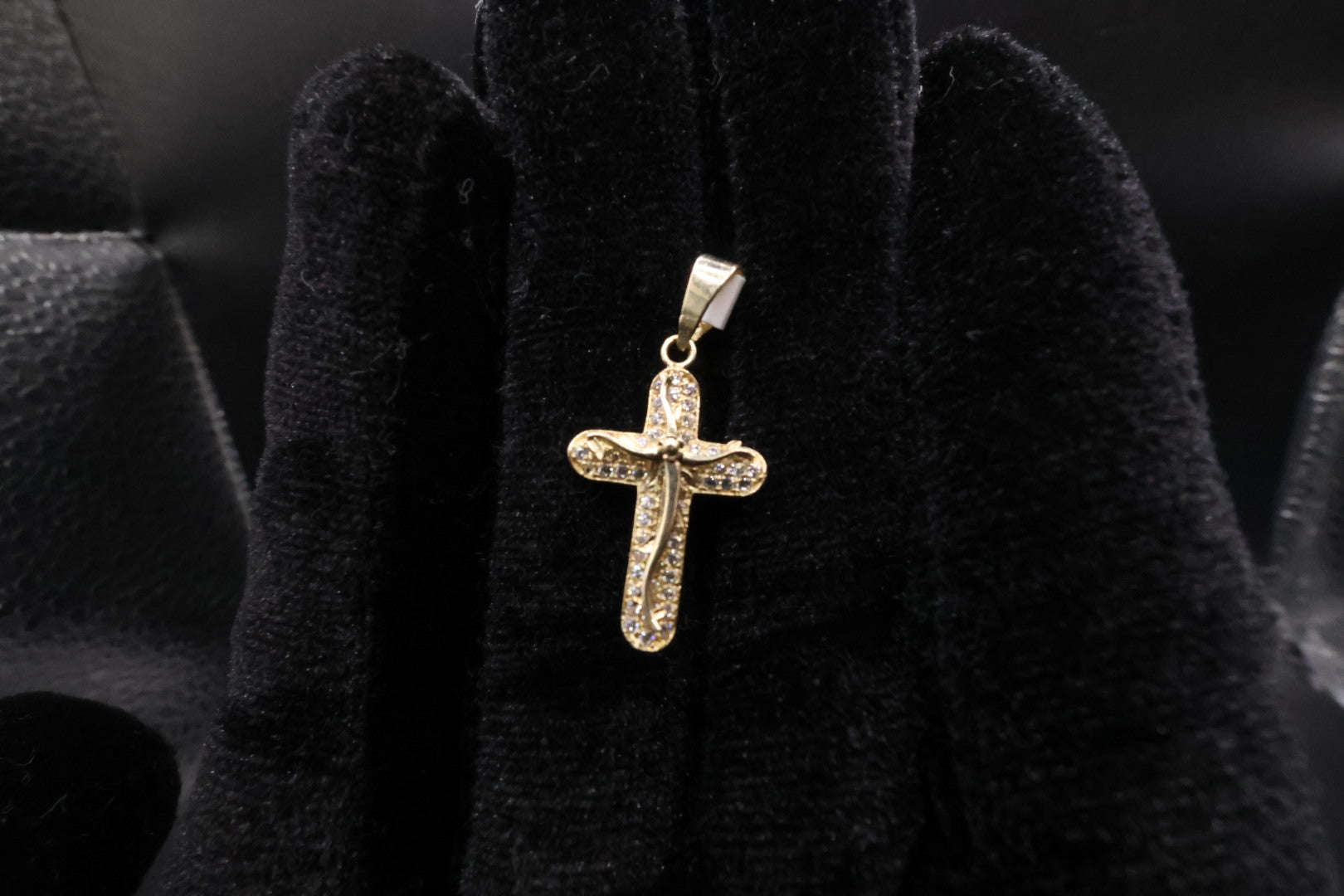 Cross pendant 10k gold