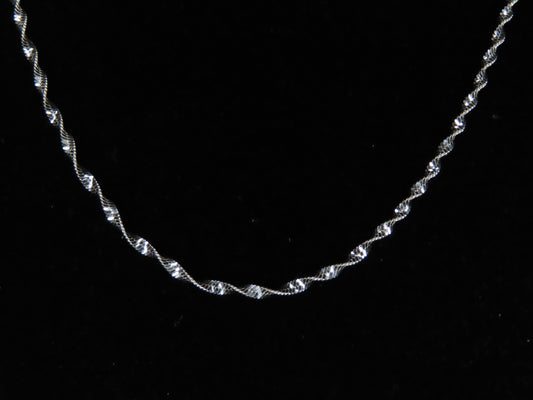Twisted Diamond Cut Necklace 19in